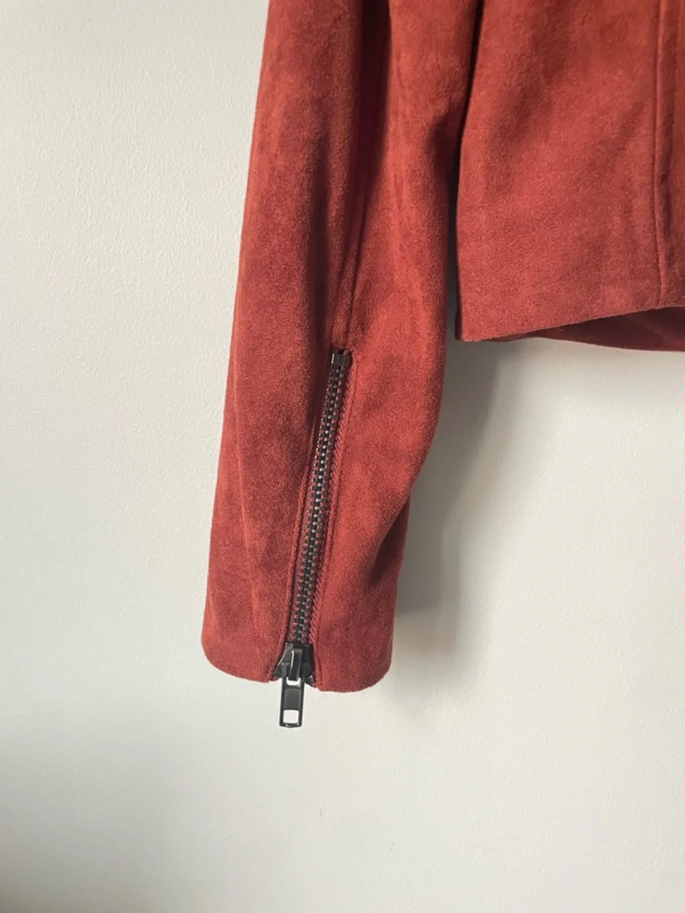 ASTR the Label Rust Faux Suede Moto Crop Jacket XS $90 - Picture 6 of 10